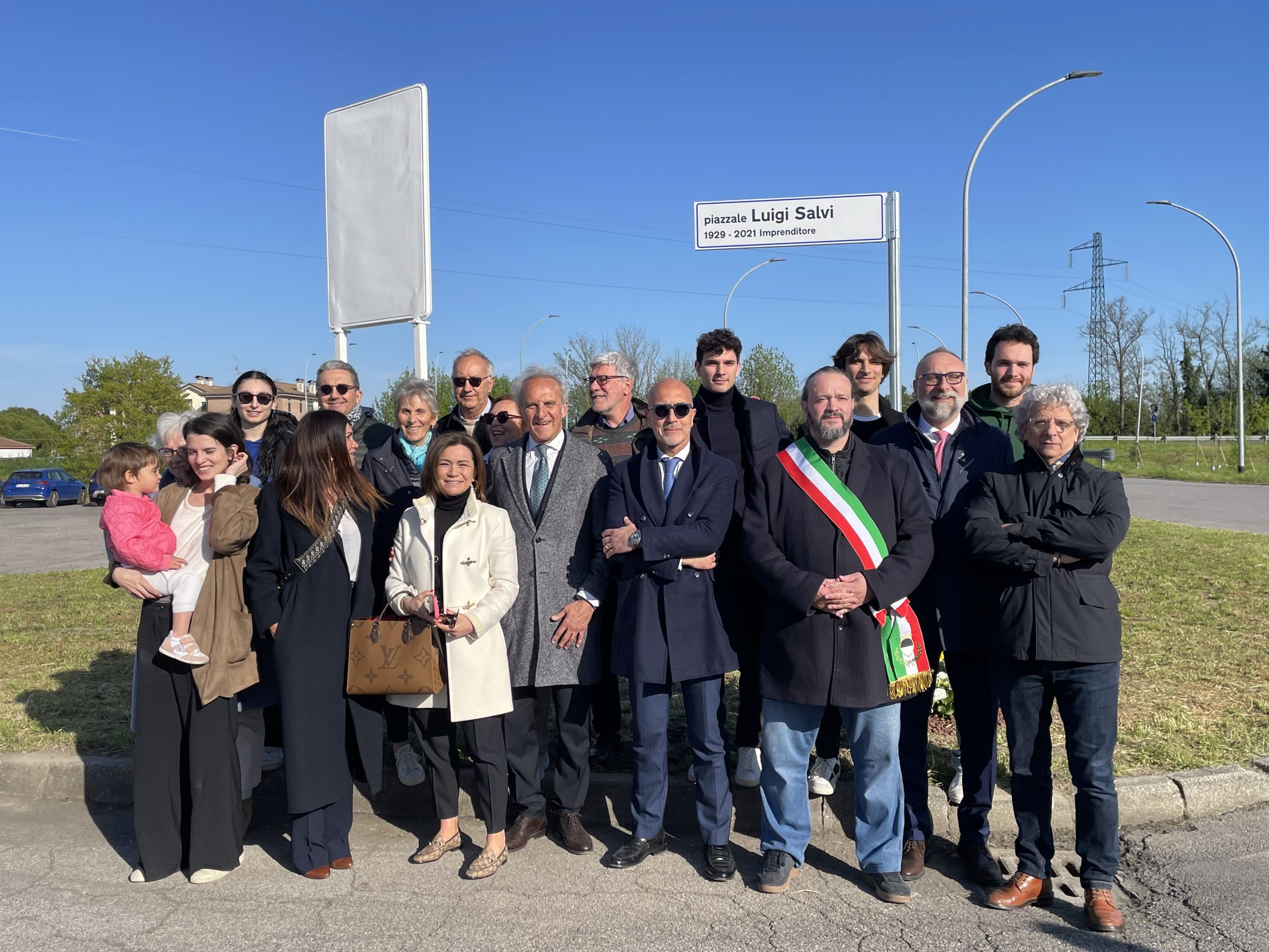Un tributo alla nostra storia: intitolato il piazzale dell’azienda al fondatore Luigi Salvi